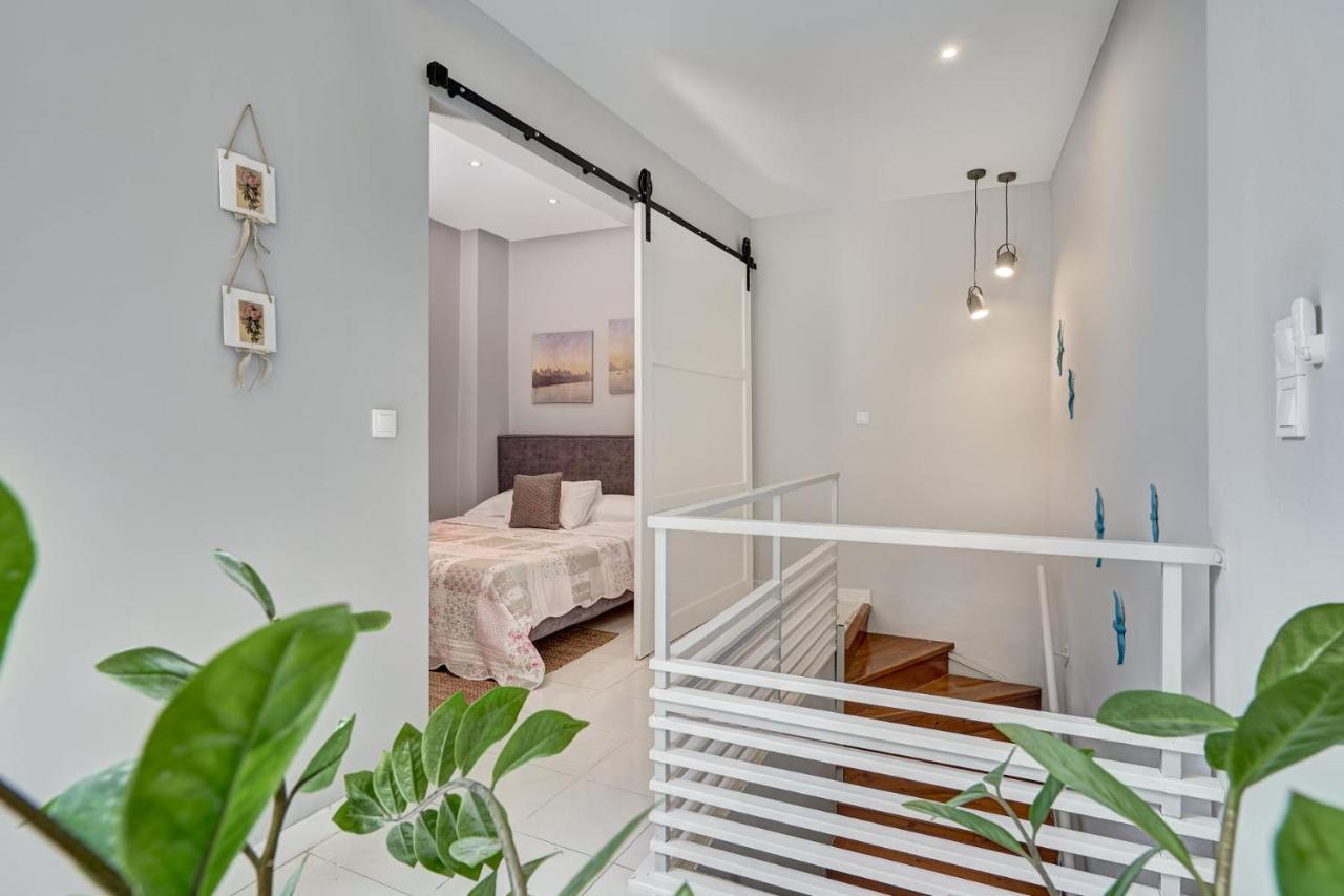 Old Town Luxury Velvet Apartment Rhodes City Bagian luar foto